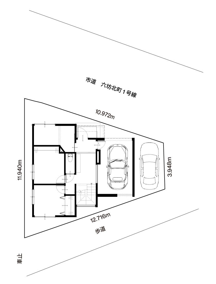 市道・歩道と建物、ガレージの位置関係を示す六坊北分譲住宅の配置図
